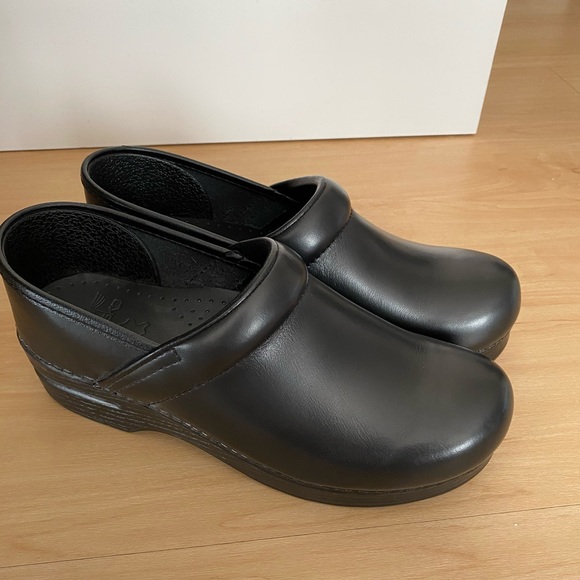 dansko clogs poshmark